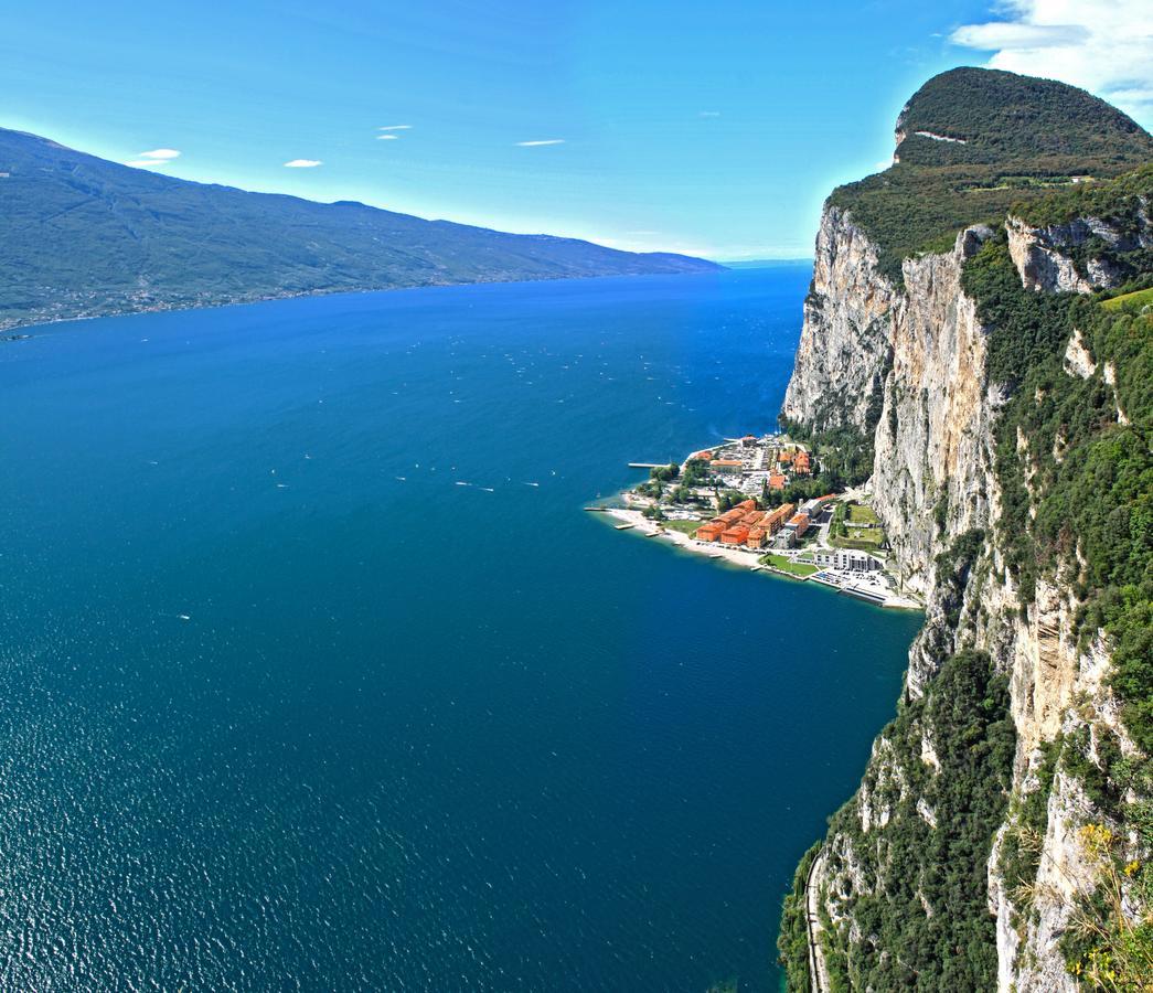 Campione Ora Apartments By Gardadomusmea Campione del Garda Exterior foto